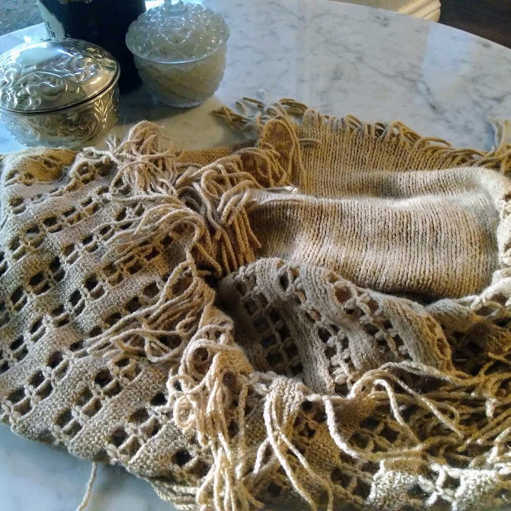 Nordstrom BP beige fringed Infinity scarf